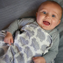 Load image into Gallery viewer, Sheep Double Layer Blanket 50"x50" made from Bamboo