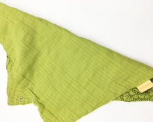 Load image into Gallery viewer, Lime Mandala - bandi bib
