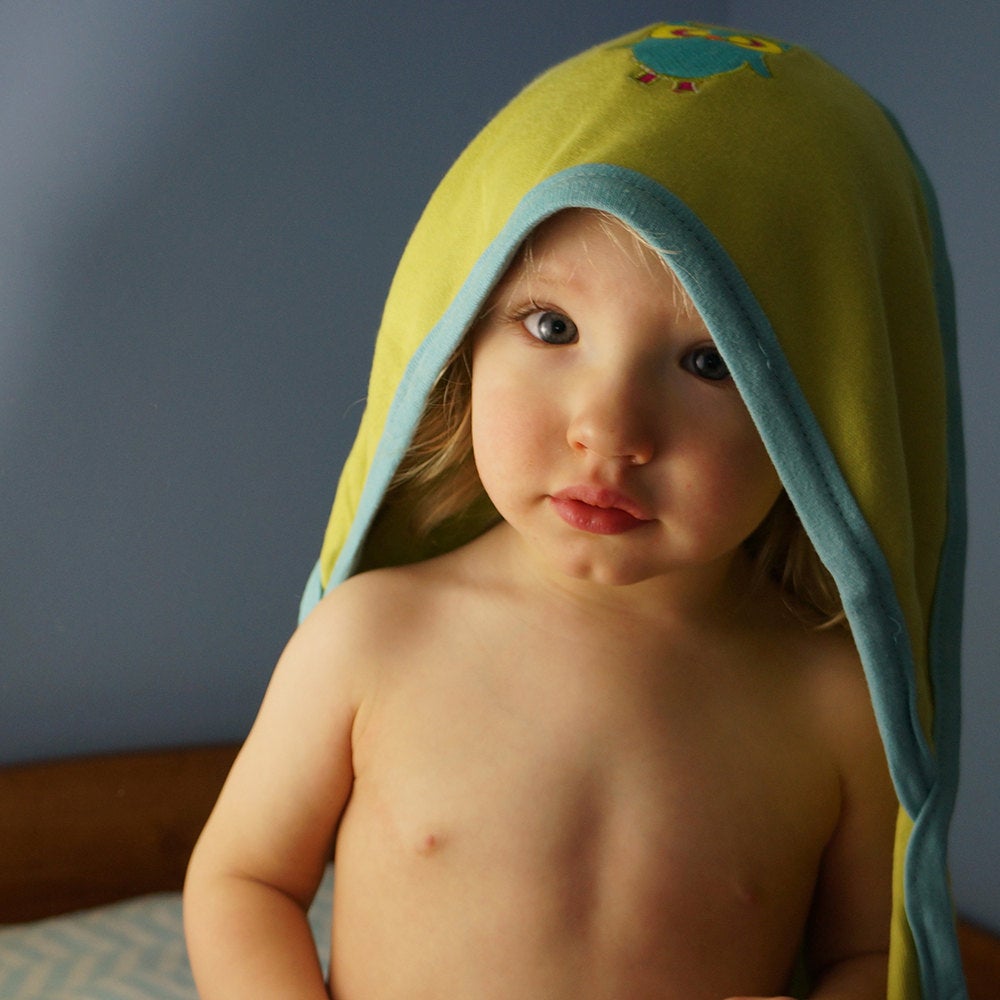 Hooded Bath Blanket - Lime Owl
